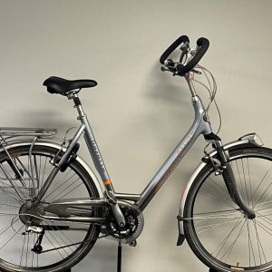 Hybride fiets met versnellingssysteem met derailleurschakeling Fietsenhuis